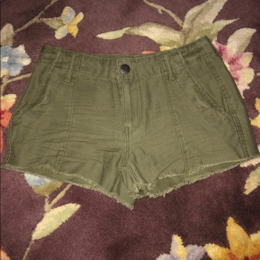 AÉROPOSTALE high rise booty shorts